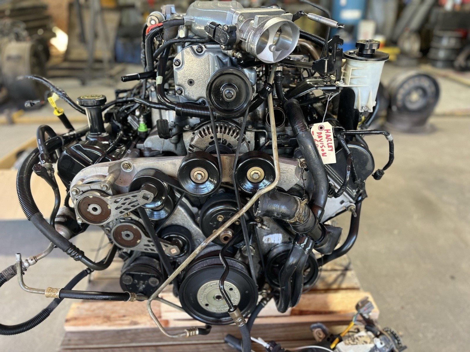 2002 Ford F-150 Harley Davidson Engine - Complete 5.4L supercharged Triton V8 engine assembly and factory component standalone pullout conversion kit