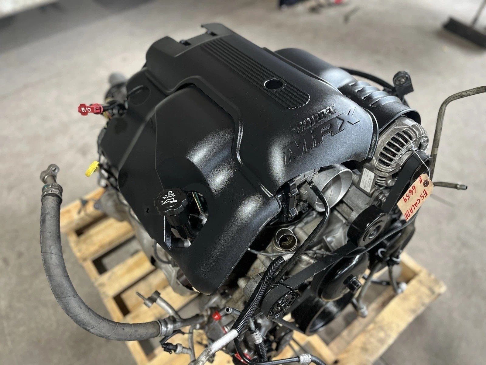 2006 Cadillac Escalade 6.0L LQ9 Engine & 4L65 Transmission Pullout – Complete OEM Drivetrain - Image 4