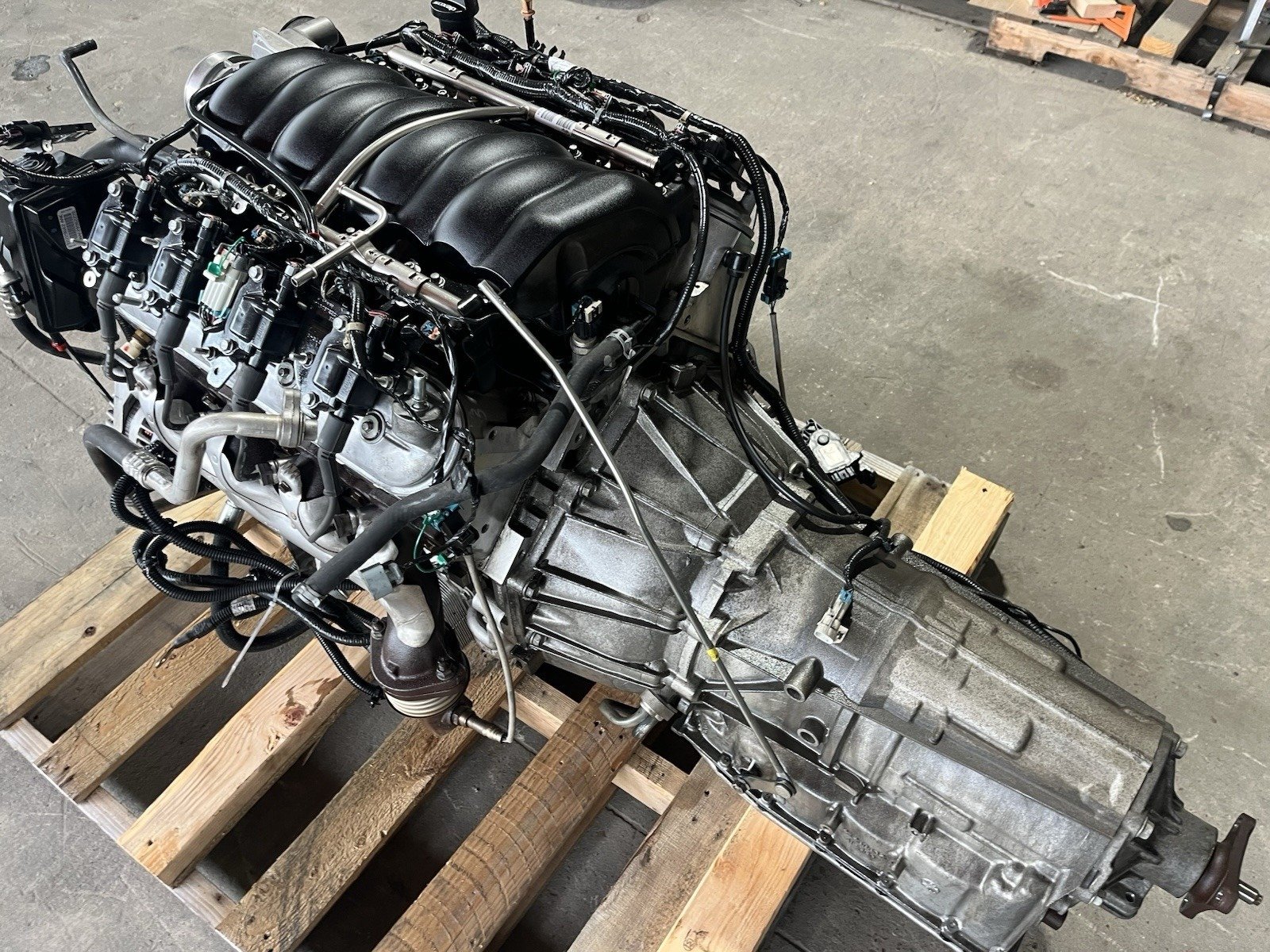 2012 Chevrolet Camaro 6.2L L99 Engine & 6L80E Transmission Pullout – Complete OEM Drivetrain - Image 2
