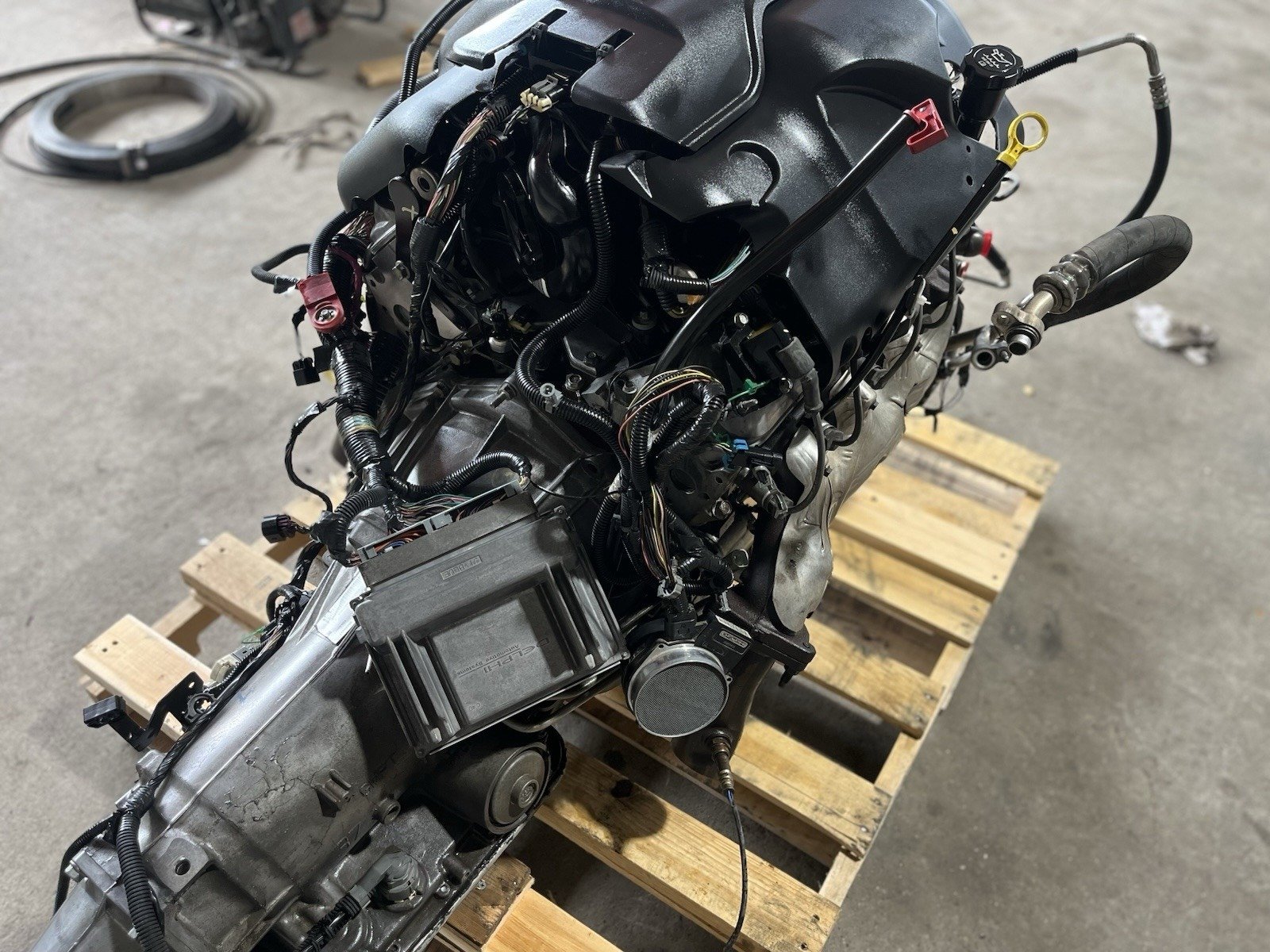 2006 Cadillac Escalade 6.0L LQ9 Engine & 4L65 Transmission Pullout – Complete OEM Drivetrain - Image 5