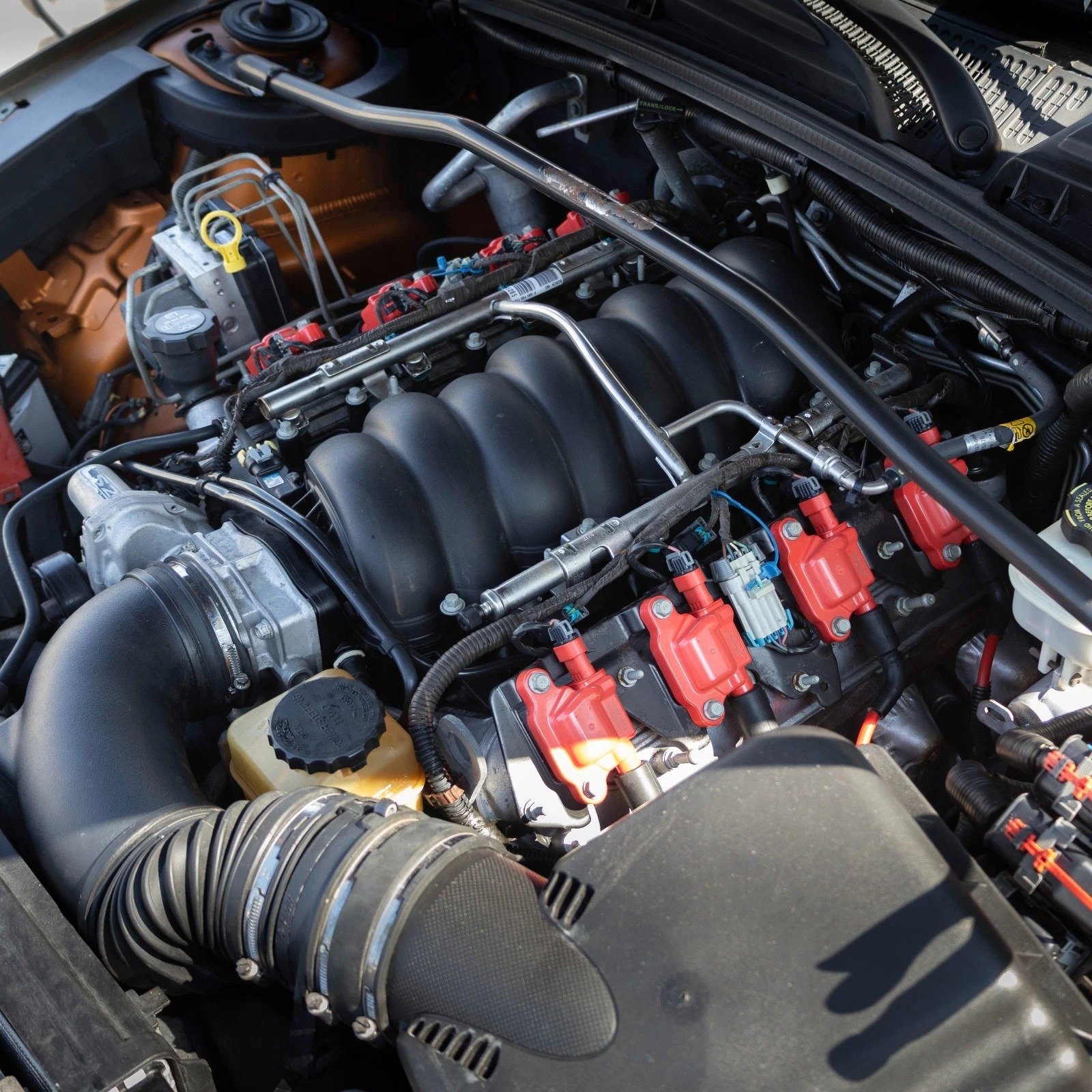 2006 Pontiac GTO – 6.0L LS2 Engine & 4L65E 4-Speed Automatic Transmission Pullout - Image 2