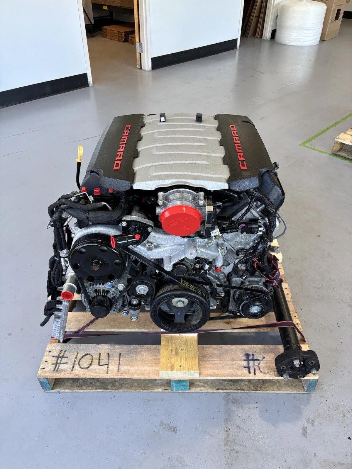 2018 Camaro 6.2L LT1 Engine - Complete Gen V aluminum direct-injected V8 engine and 8L90E automatic transmission standalone pullout conversion kit