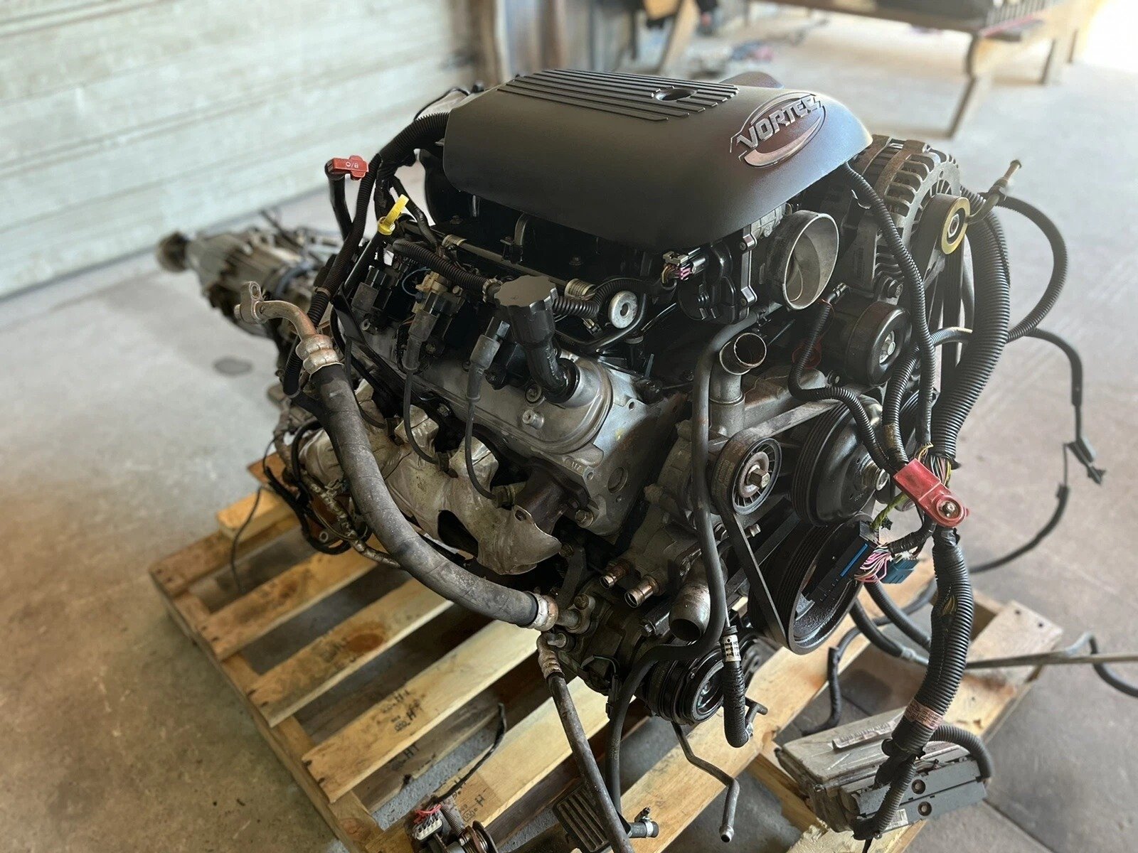 2004 Hummer H2 – 6.0L LQ9 Engine & 4L65E 4×4 Automatic Transmission Pullout - Image 2