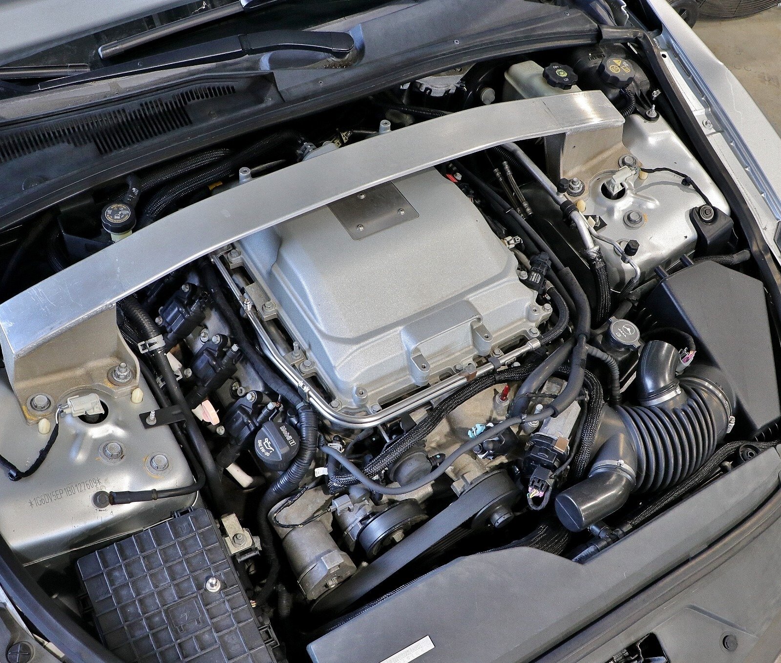 2011 Cadillac CTS-V – 6.2L LSA Supercharged Engine & 6L90E Automatic Transmission Pullout - Image 2