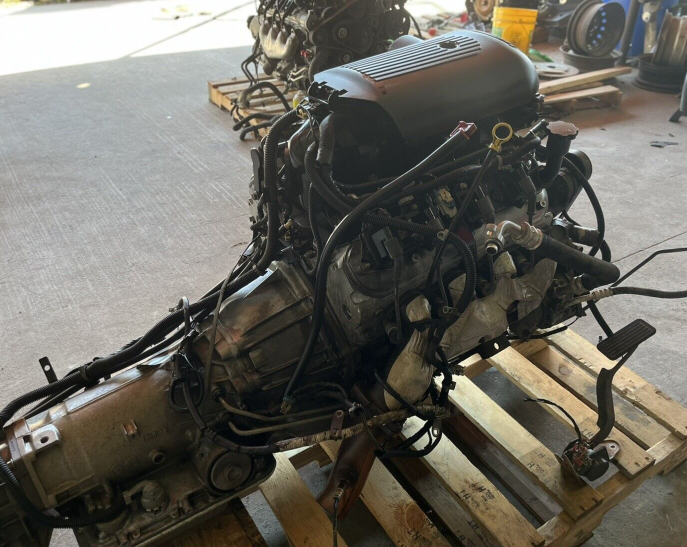 2004 Hummer H2 – 6.0L LQ9 Engine & 4L65E 4×4 Automatic Transmission Pullout - Image 6