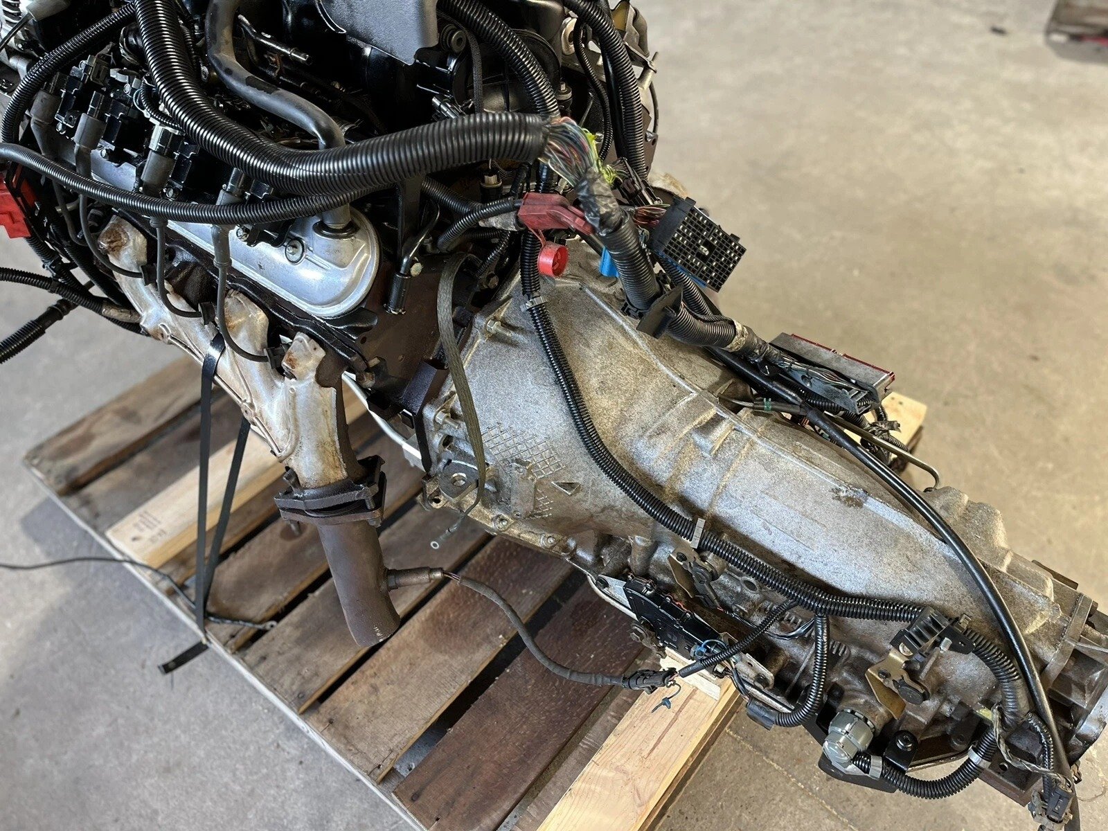 2000 Chevrolet Silverado 2500 – 6.0L LQ4 Engine & 4L80E 4×4 Automatic Transmission Pullout - Image 3