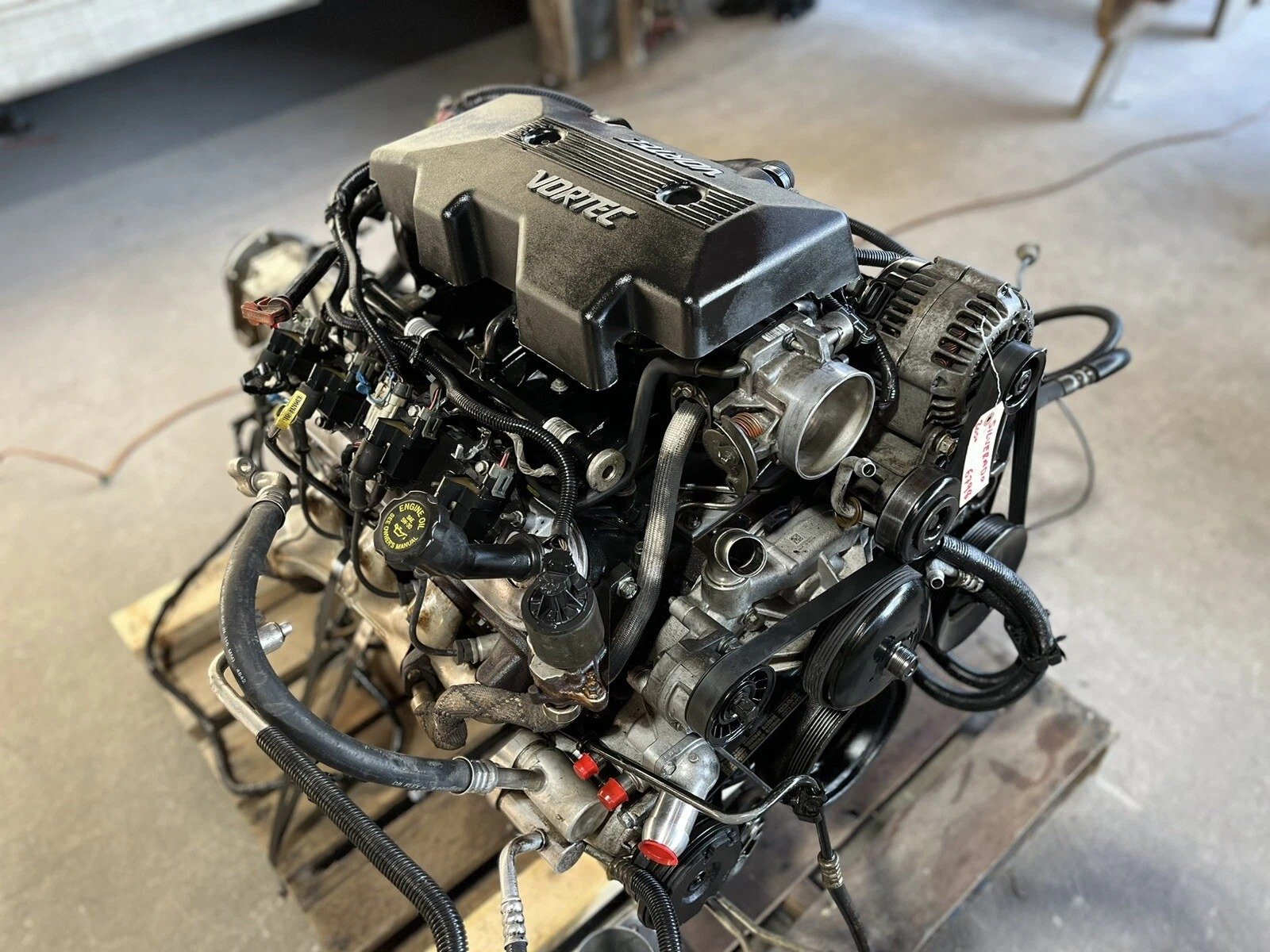2000 Chevrolet Silverado 2500 – 6.0L LQ4 Engine & 4L80E 4×4 Automatic Transmission Pullout - Image 5