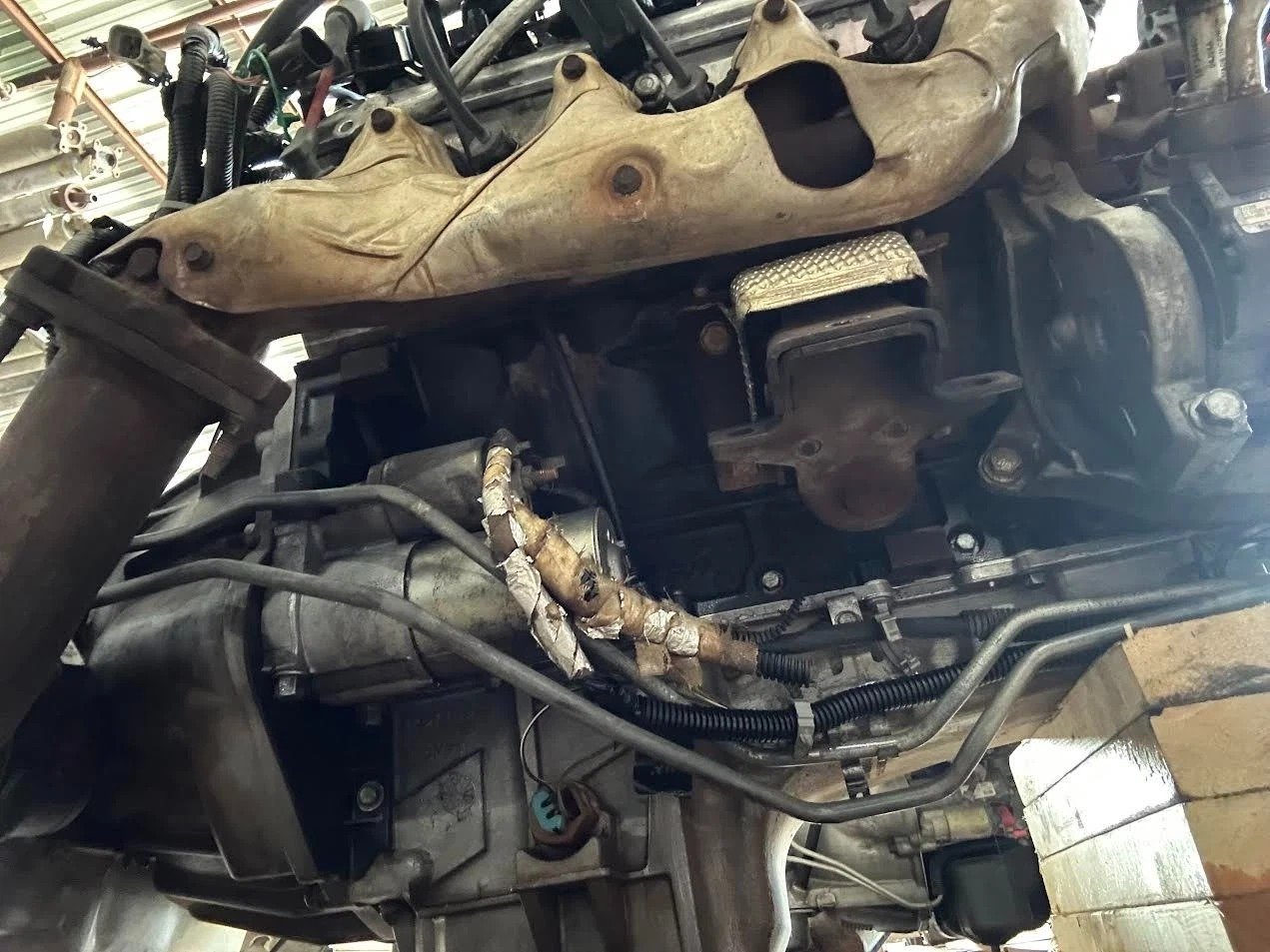 2005 Cadillac Escalade – 6.0L LQ9 Engine & 4L65E 4WD Automatic Transmission Pullout - Image 5
